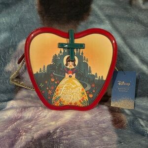 Danielle Nicole & Disney Art of Snow White Crossbody Bag NWT